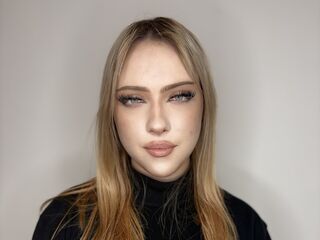 nude webcam girl photo VirgieJanosek